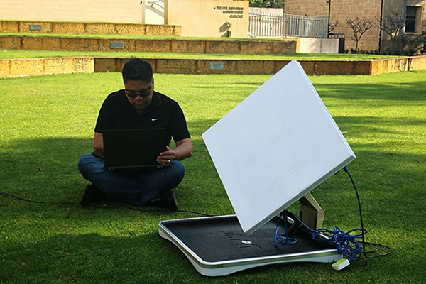 FL60P-M uSat Flat-Panel Portable (Manual) Terminal